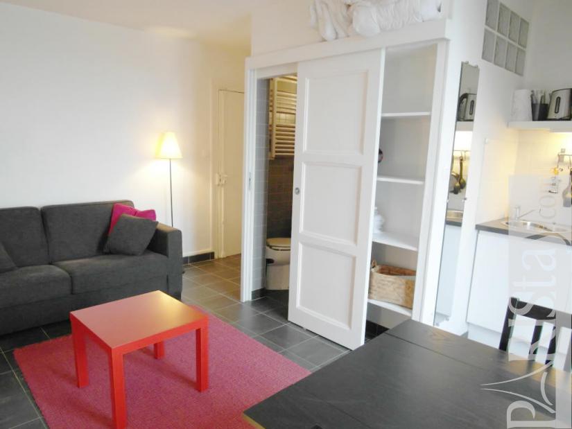Studio short term rent housing in paris Montmartre 75018 Paris